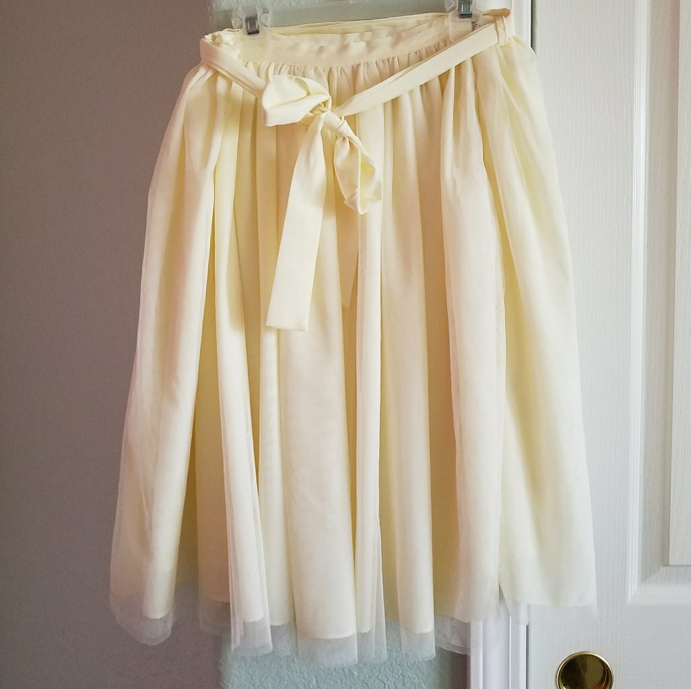 Comme Toi Cream White Tulle Skirt